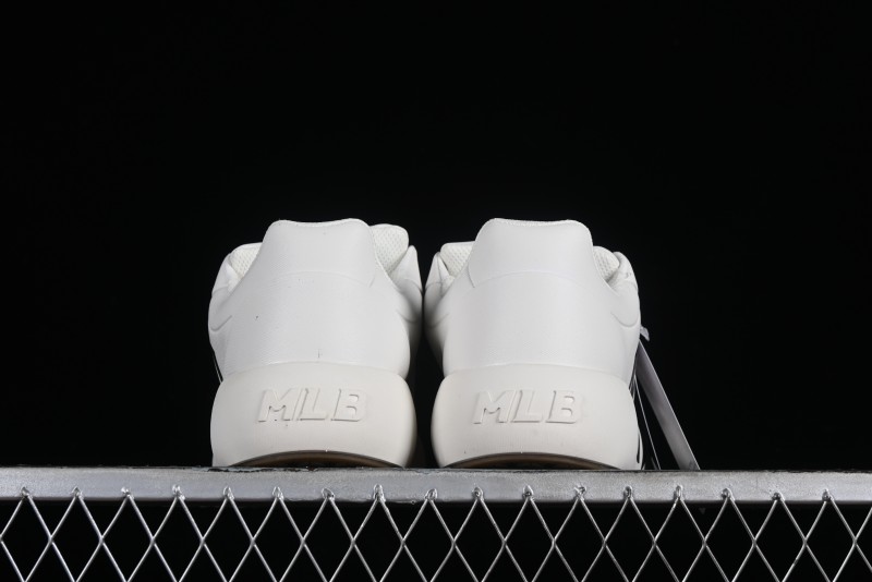 MLB Chunky Classic Base Height Increasing Platform Sneakers - 3ASXCCB4N50IVS