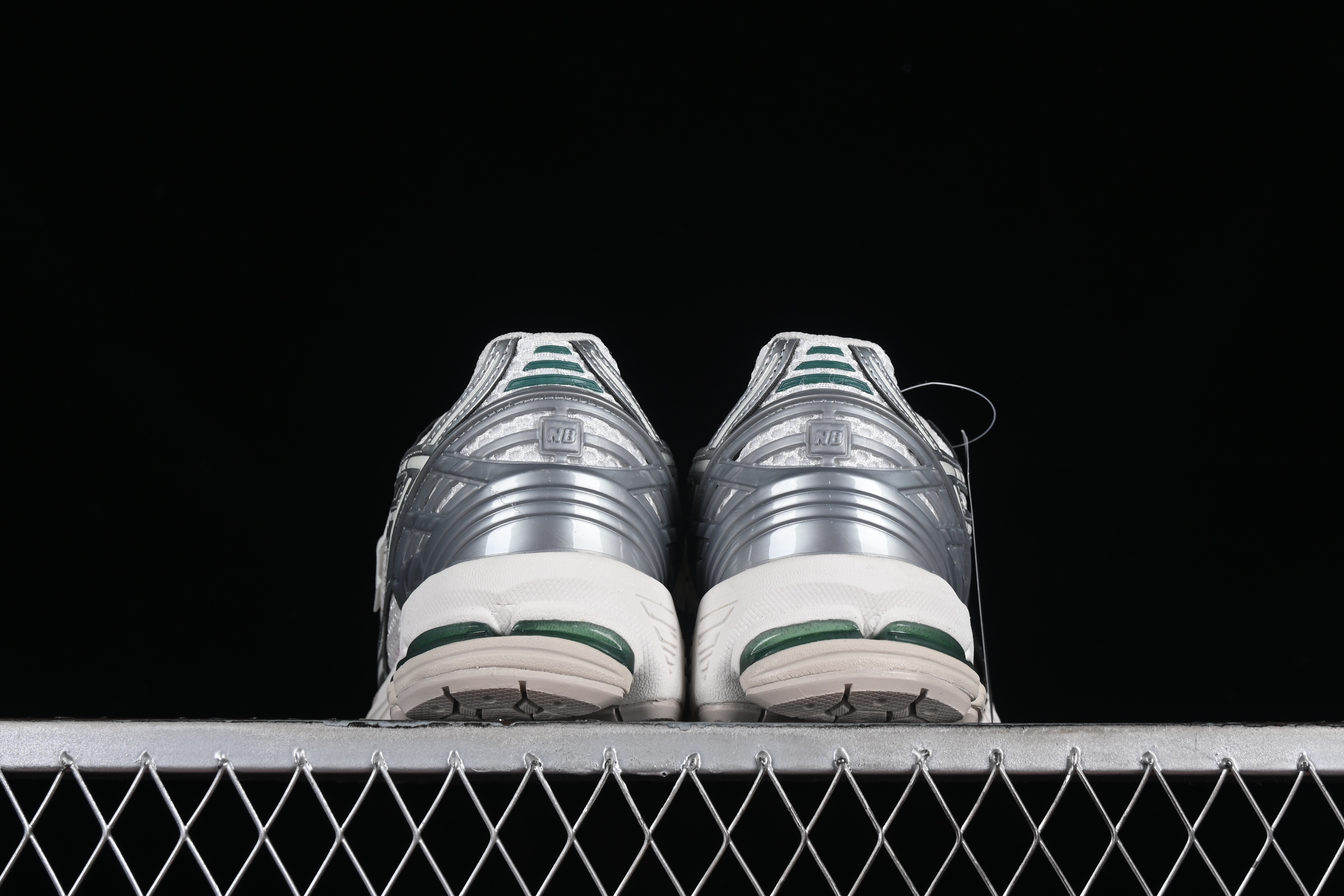 New Balance 1906 Series Retro Dad Style Casual Running Shoes - W1906REE