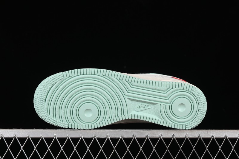 Supreme x Nike Air Force 1 '07 Low Collaborative Sneakers in Youthful Green - HD1968-023