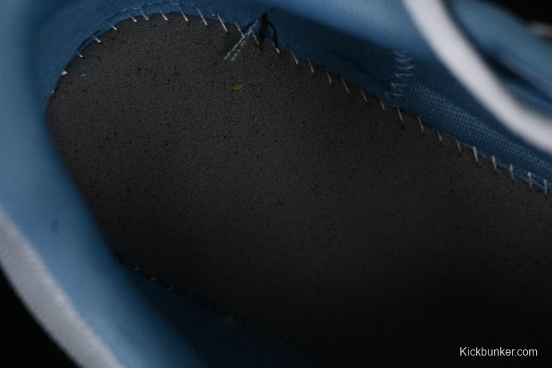 Dior B30 Sneakers with Reflective CD30 Logo and Lightweight Rubber Sole - CD30