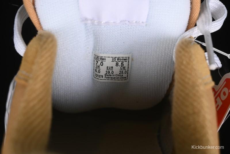 Vans Chukka Push Low-Top Skate Shoes in Beige with Slip-Resistant Sole - VN000CZW4MG