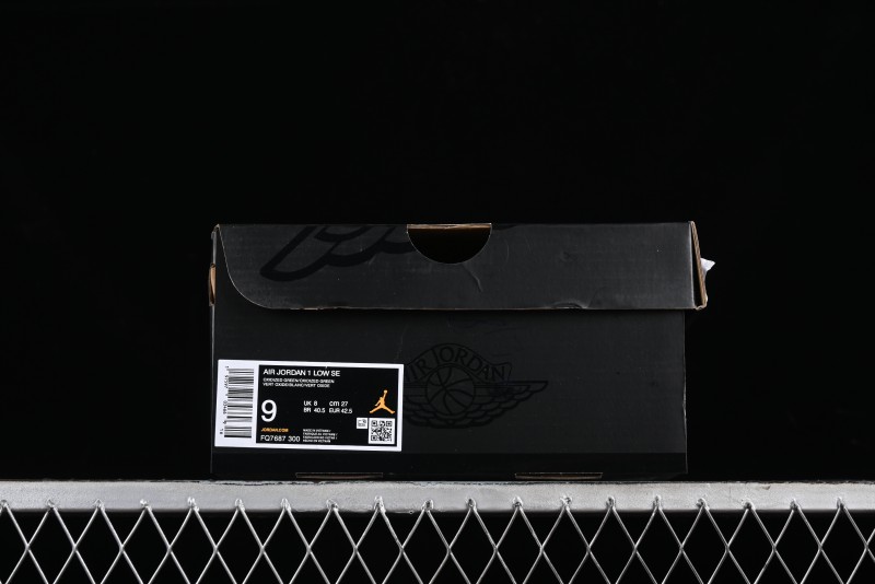 Nike Air Jordan 1 Low Retro Casual Sneakers in White Green - FQ7687-300