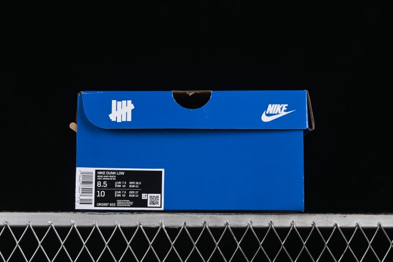 Nike SB Dunk Low x Undefeated Collaboration Casual Skate Shoes - UN1697-633