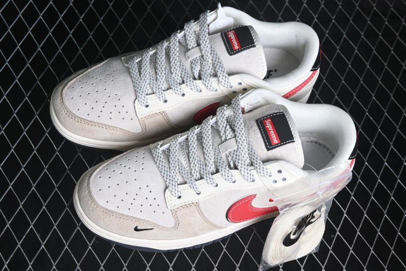 Nike SB Dunk Low Supreme Collaboration - Hello Kitty Anniversary Customized Low-Top Casual Sneakers - XY1688-018