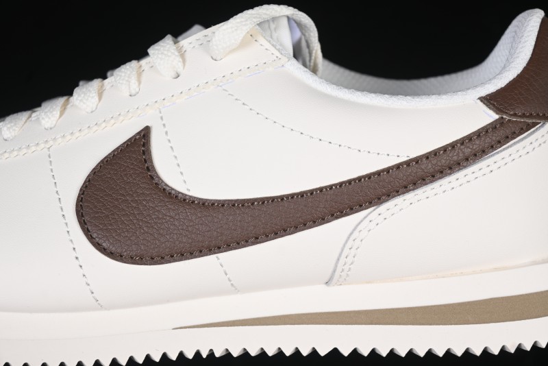 Nike Classic Cortez Leather Retro Running Shoes - DN1791-104