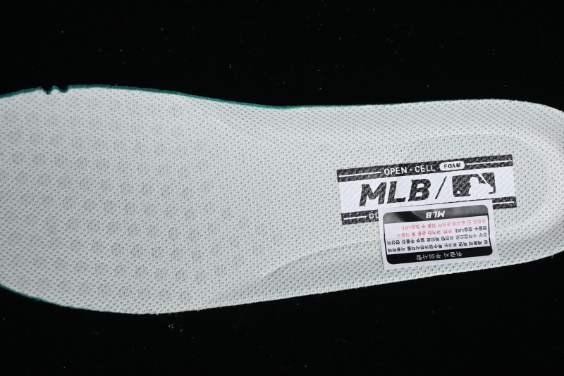 MLB Chunky Liner Basic New York Yankees Thick Sole Casual Sneakers with 6cm Height Increase - 3ASXCLR3N50WHS