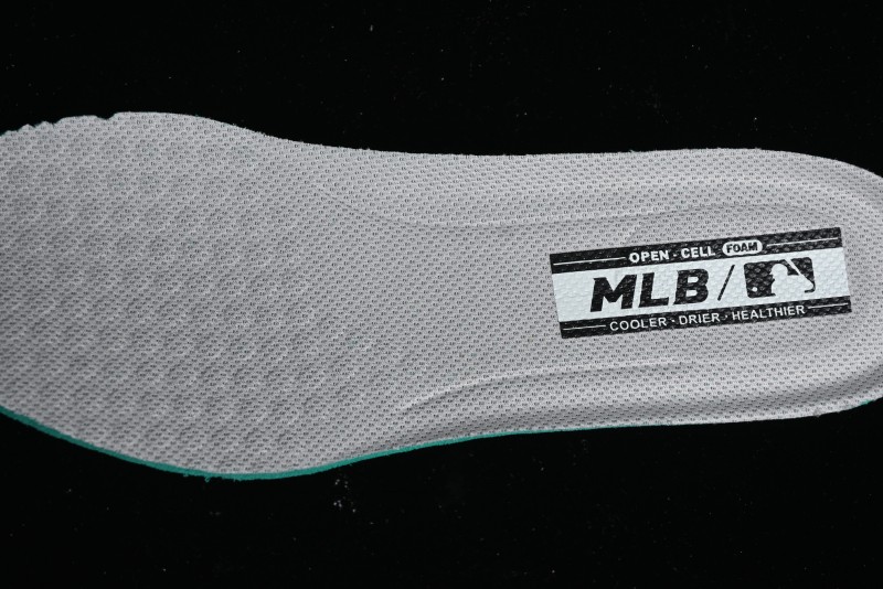 New York Yankees MLB Fast Ball Classic Monogram Retro Casual Running Shoes - 3ARNFSB4N50SIS