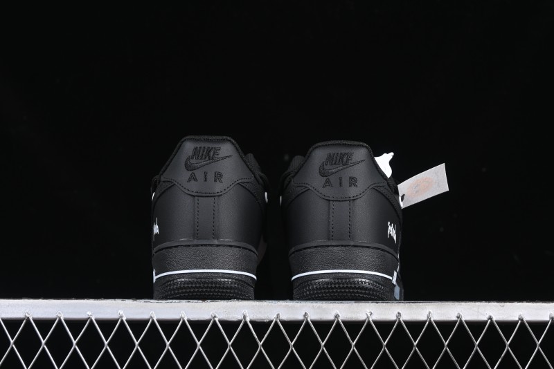 Nike Air Force 1 '07 Low Panda Smiley Low-Top Casual Sneakers - CV9879-542