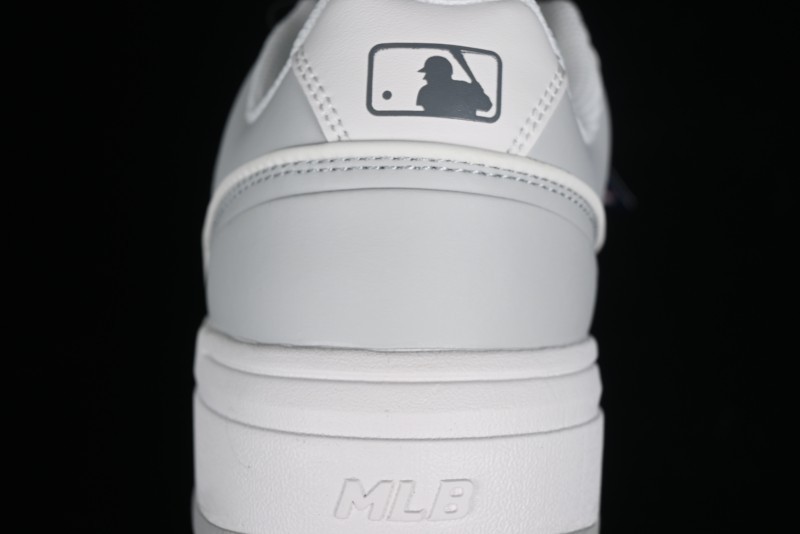 MLB Chunky Liner Basic New York Yankees Height Increasing Thick Sole Casual Sneakers - 3ASXCA12N50GRL
