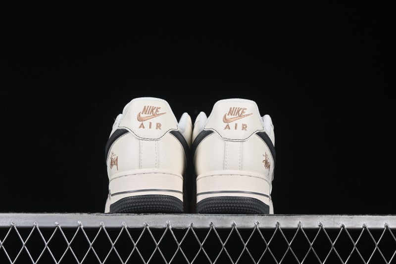 Nike Air Force 1 '07 Low Casual Sneakers in Black Pigskin - XZ6188-705