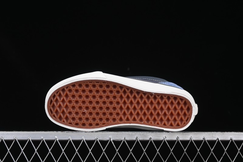 Vans Knu Skool Low-Top Retro Chunky Sneakers - VN0009QCBLK