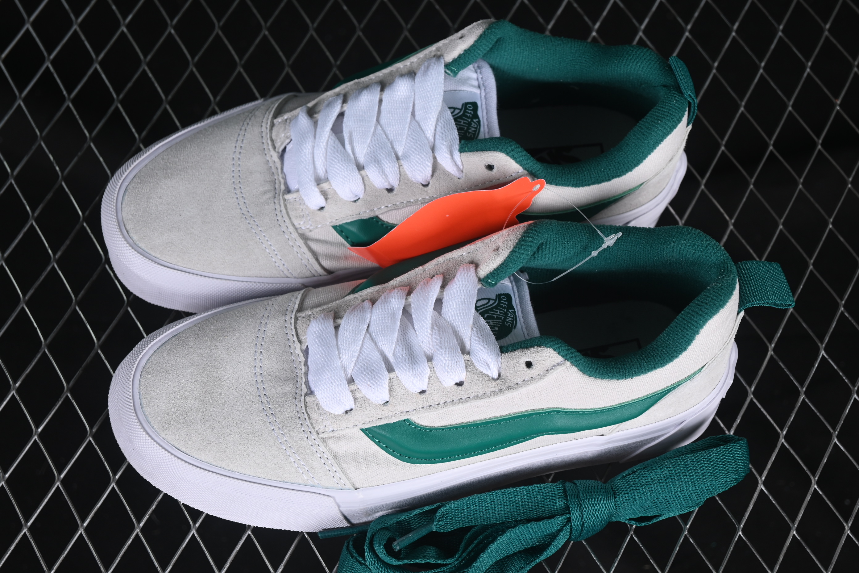 Vans Knu Skool Low-Top Retro Chunky Sneakers - VN000D6CJBG