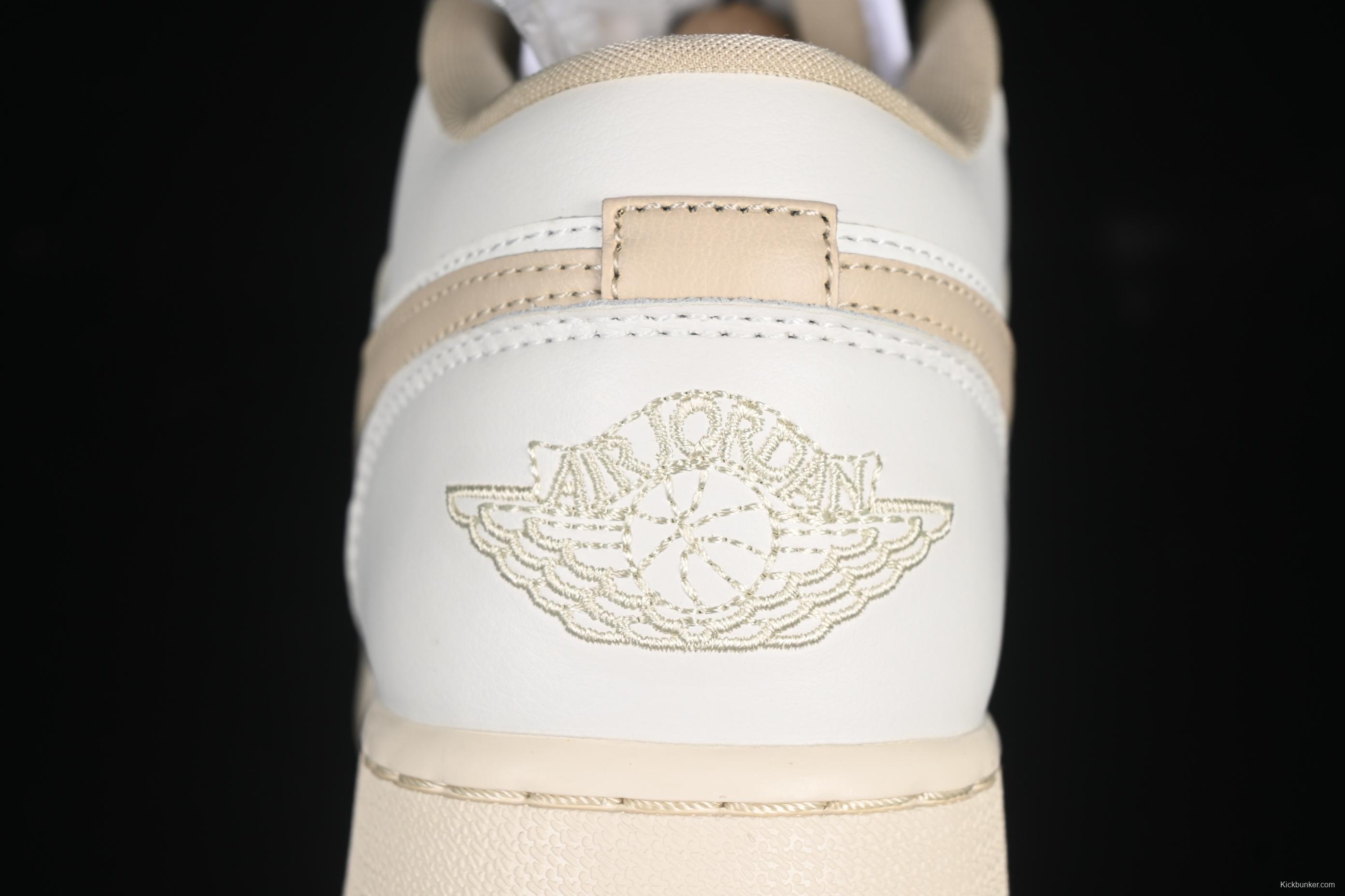 Nike Air Jordan 1 Low AJ1 Casual Sneakers in White - DC0774-112