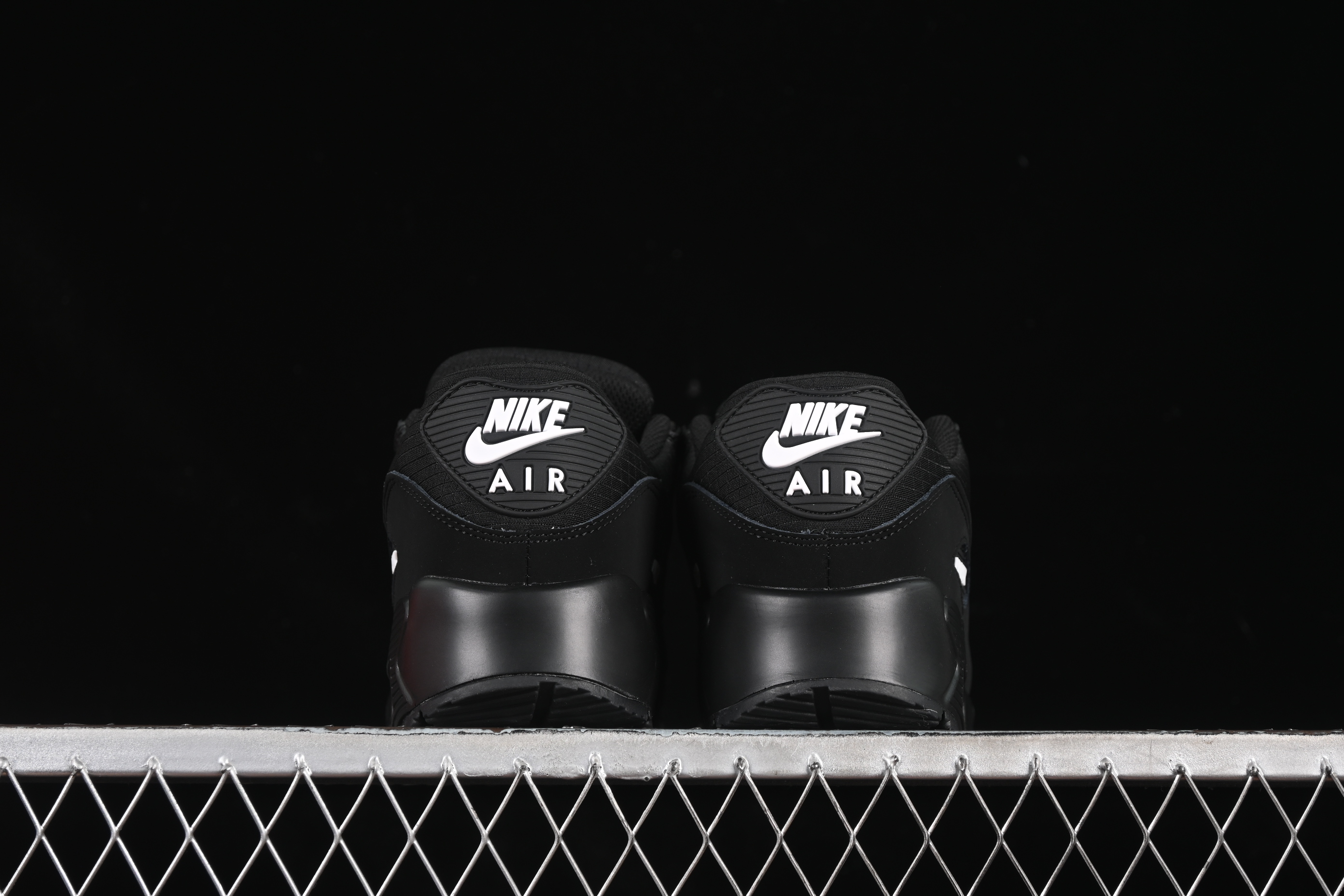 Nike Air Max 90 Retro Running Shoes with Air Cushion Technology - AJ1285-019