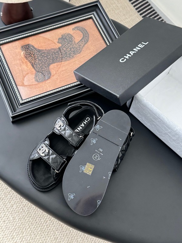 2025 Women Chanel Black Patent Leather Sandals LY00320