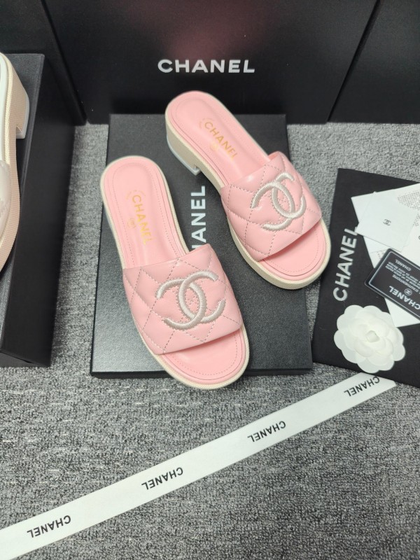 2025 Women Chanel Pink Leather Slippers