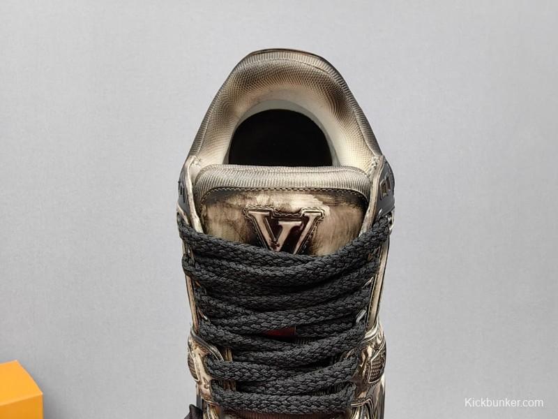 2025 Unisex Louis Vuitton Black White Leather Trainers KFY00510