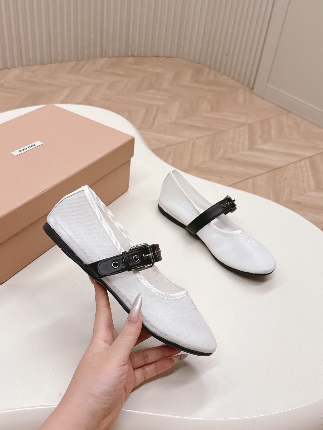 2025 Women Miu Miu White Black Mesh Leather Ballet Flats
