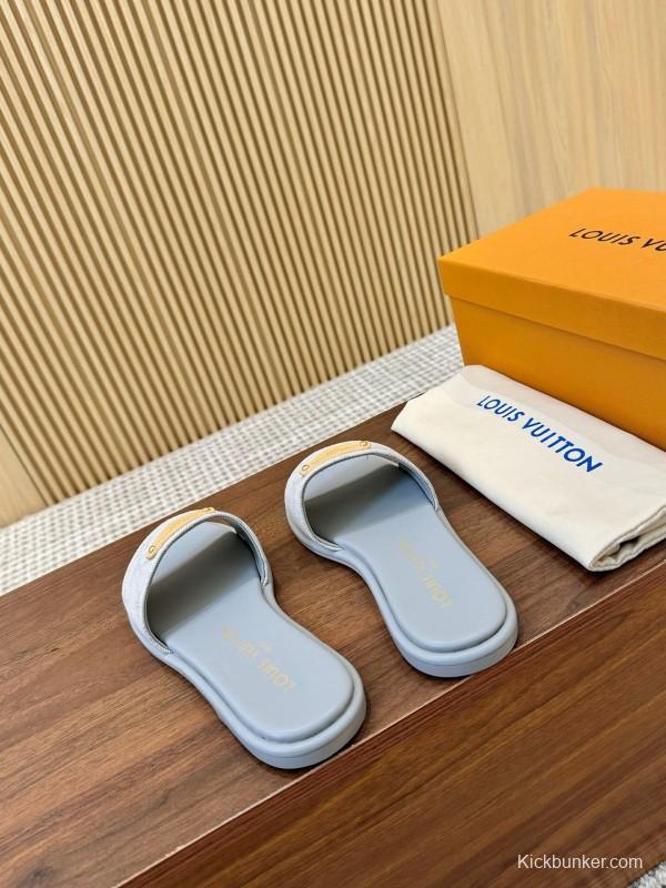 2025 Women Louis Vuitton Light Grey Canvas Slippers LY00200