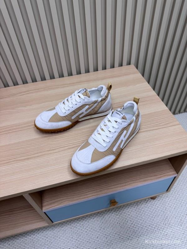2025 Unisex Hermès White Beige Suede Down Fabric Sneakers Top Version KFY00300