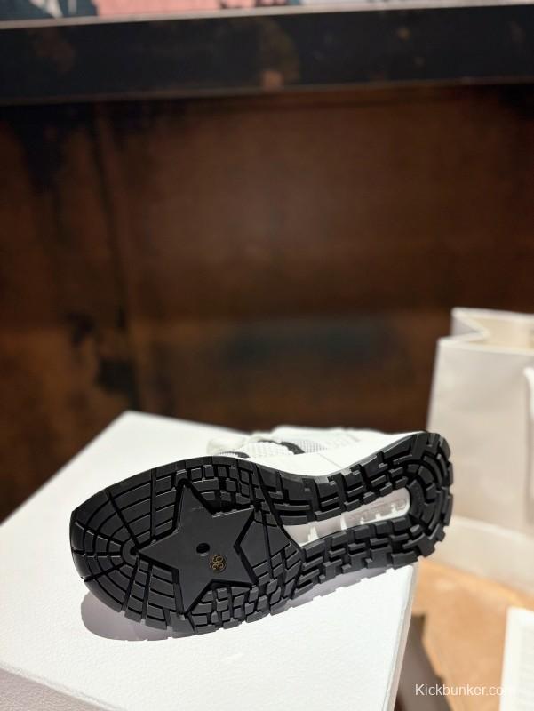 2025 Unisex Dior White Black Flyknit Sneakers LY00260