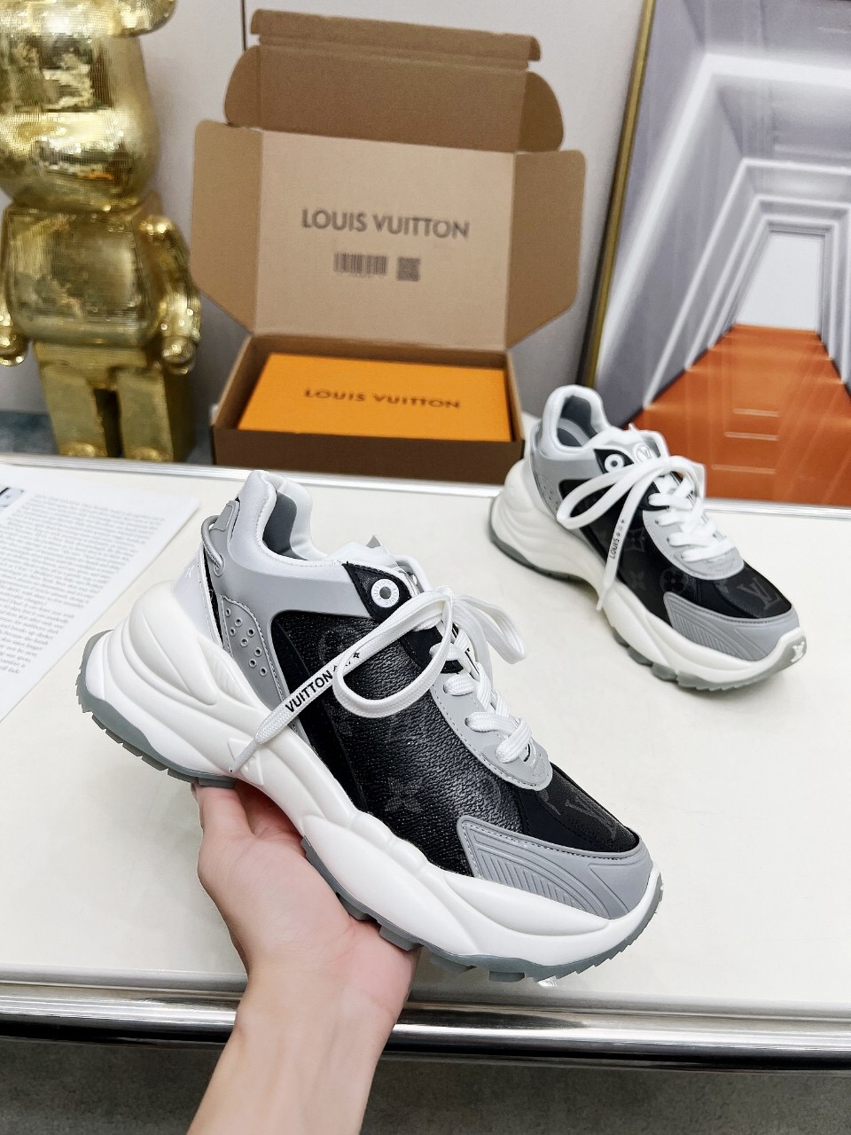 2025 Unisex Louis Vuitton Black White Leather Mesh Sneakers LY00340