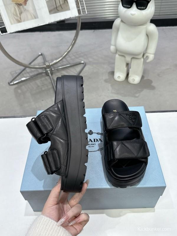 2025 Women Prada Black Leather Slippers KFY00290
