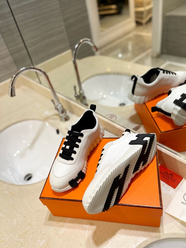 2024 Unisex Hermès White Black Imported Coxskin Rain Cloth Casual Sneakers MJ00320