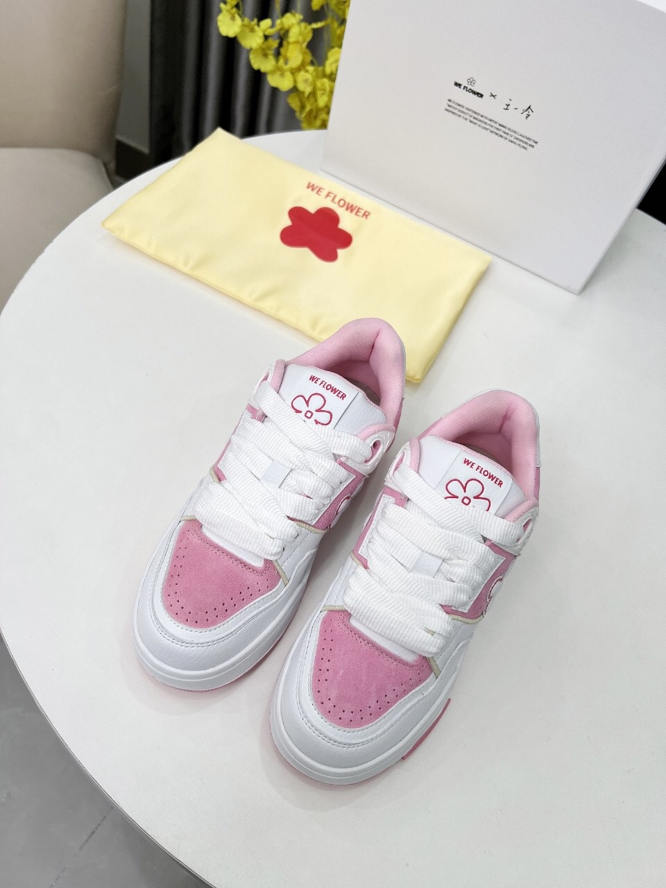 2025 Unisex WEFLOWER White Pink Suede Leather Sneakers LY00280