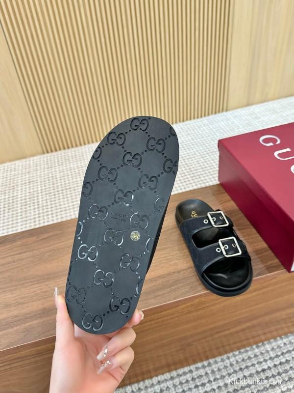 2025 Women Gucci Black Leather Slippers LY00240