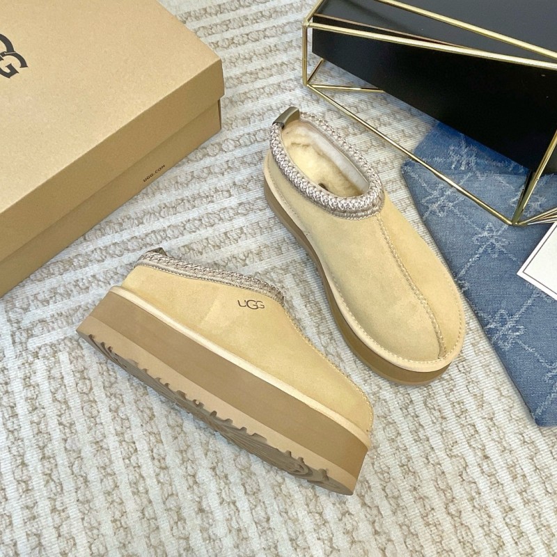 2024 Women UGG Beige Suede Platform Slip-On MJ00230
