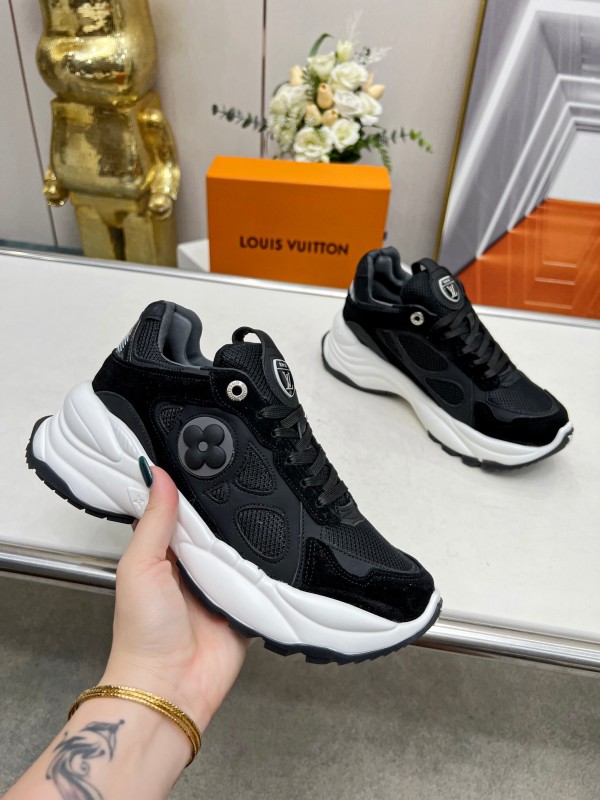 2025 Unisex Louis Vuitton Black Mesh Suede Running Shoes LY00340