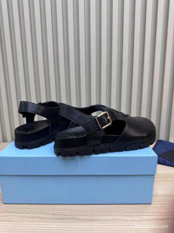 2025 Women Prada Black Leather Clog LY00280