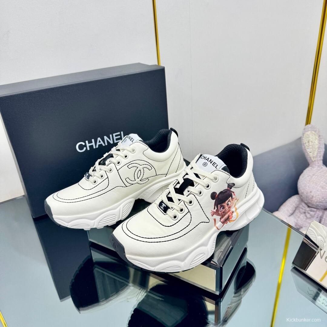 2025 Women Chanel White Leather Sneakers Graphic LY00360