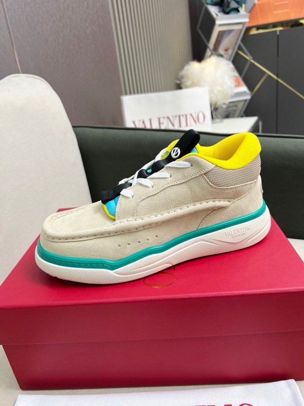 2025 Unisex Valentino Yellow Blue Beige Leather Sneakers RUNBOOT LY00390