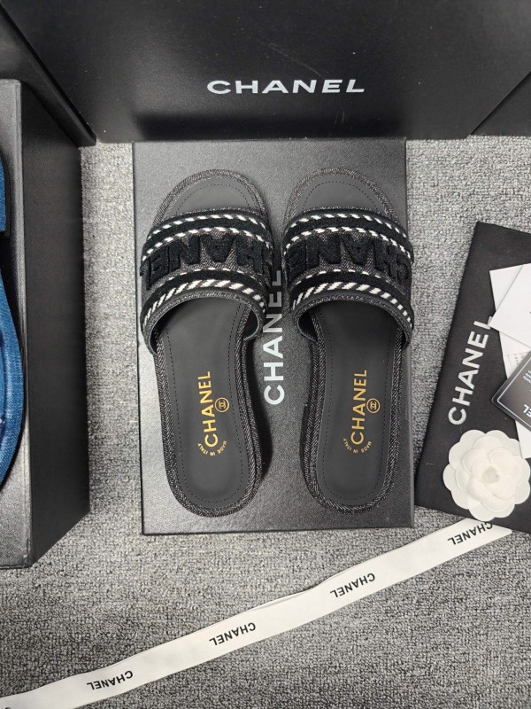2025 Women Chanel Black Fabric Slippers LY00360