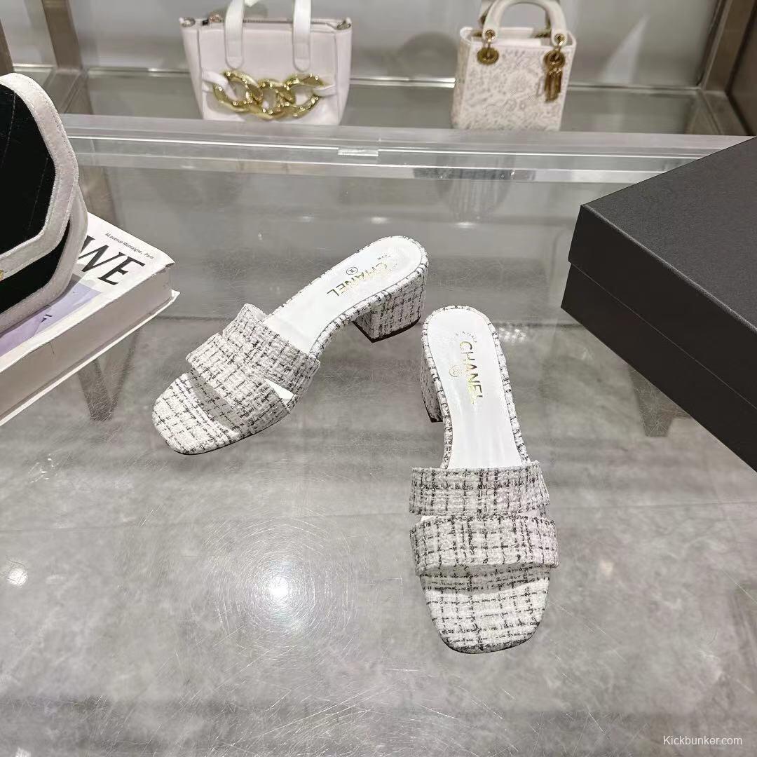 2025 Women Chanel White Black Tweed Slippers LY00280