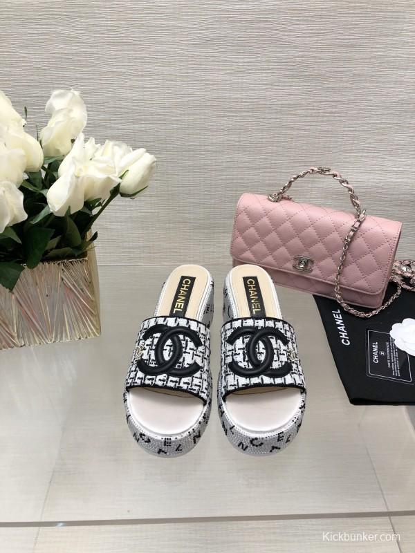 2025 Women Chanel Black White Textile Slippers LY00320
