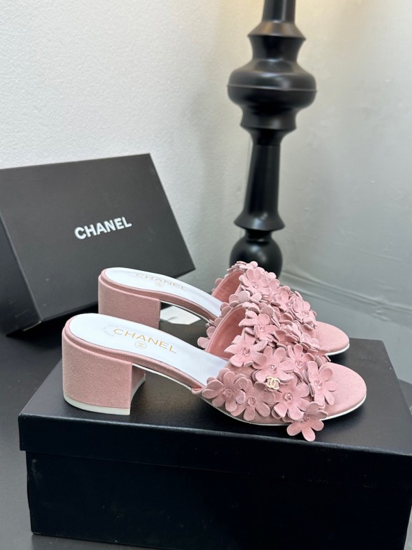 2025/Women Chanel Pink Suede Floral Embellished Block Heel Sandals LY00360(F)