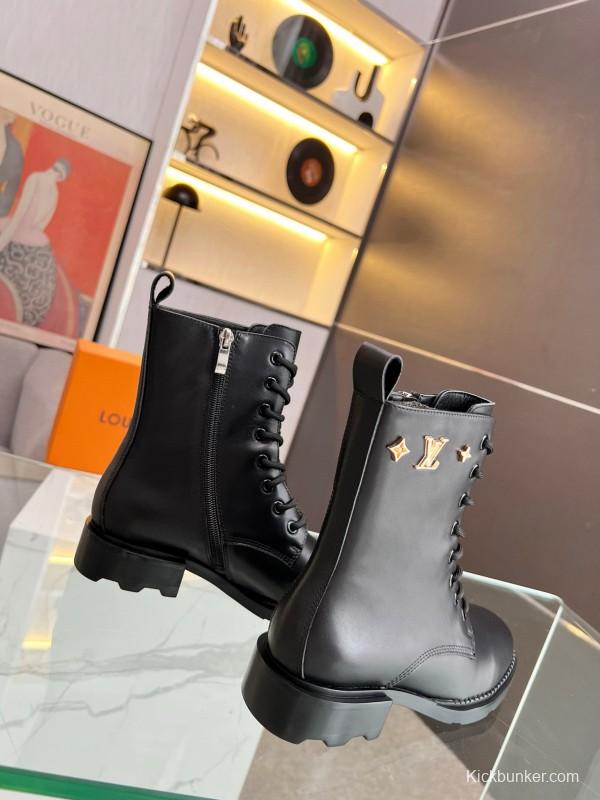 2024 Women Louis Vuitton Black Leather Ankle Boots MJ00320