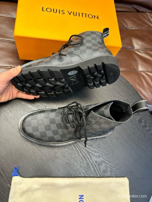 2024 Men Louis Vuitton Black Grey Leather Ankle Boots MJ00440