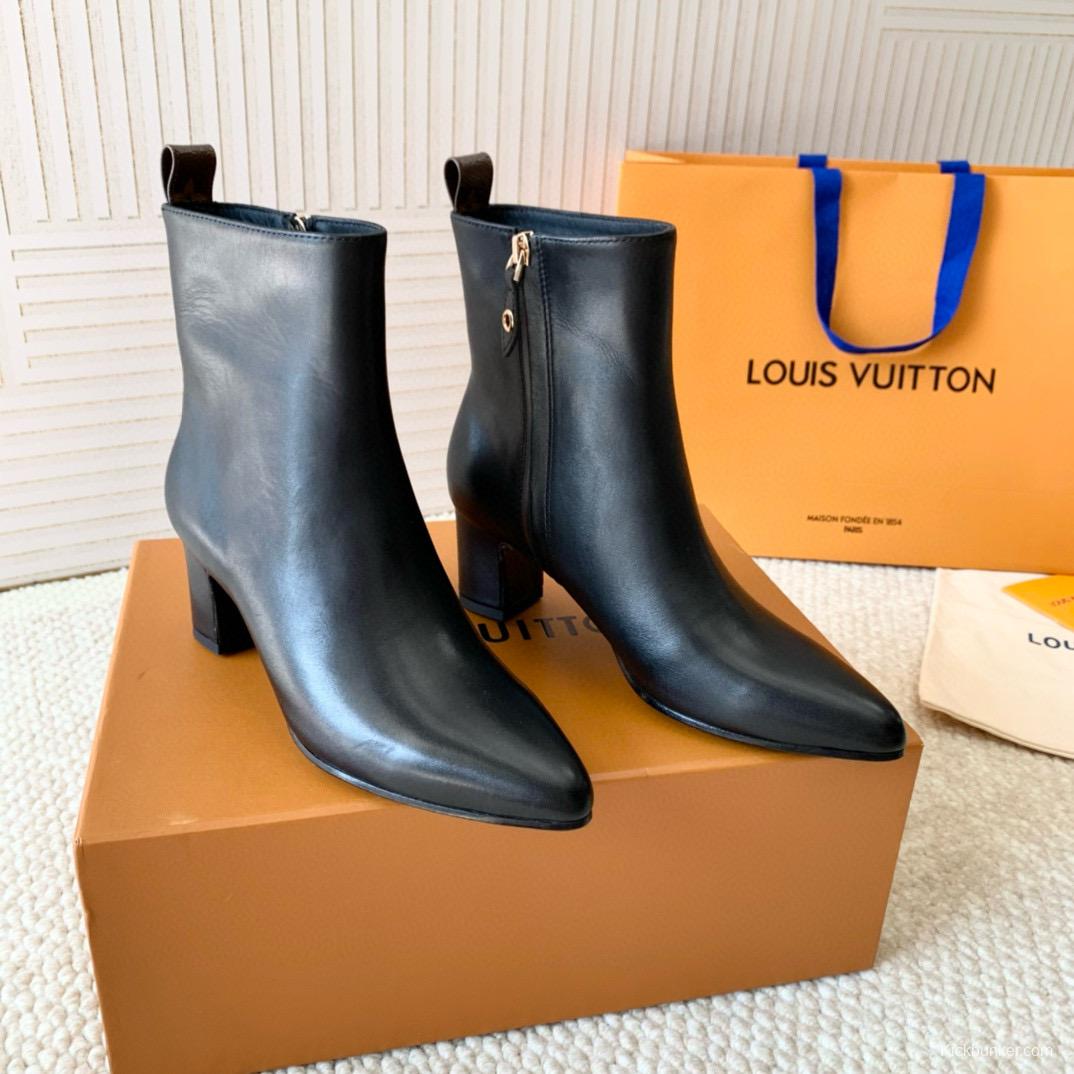 2024 Women Louis Vuitton Black Leather Boots MJ00410