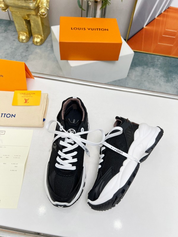 2025 Unisex Louis Vuitton Black White Mesh Leather Sneakers Monogram LY00340