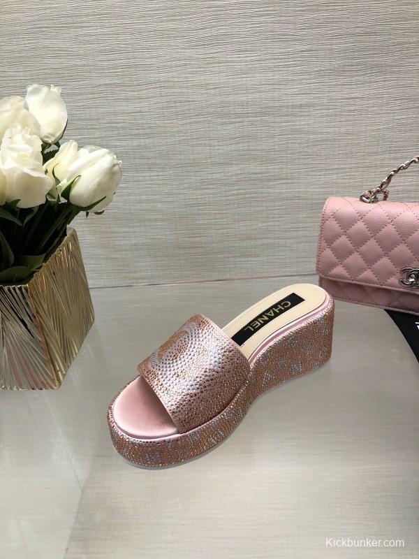 2025 Women Chanel Pink Leather Slippers LY00320