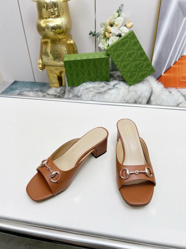 2025 Women Gucci Brown Leather Mules Classic Buckle MJ00180/215