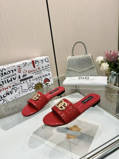 2025 Women Dolce & Gabbana Red Leather Slippers LY00190