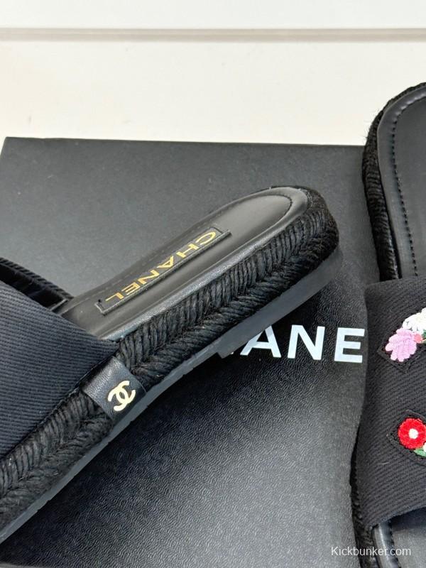 2025 Slippers Chanel Black Embroidered Fabric Slippers
