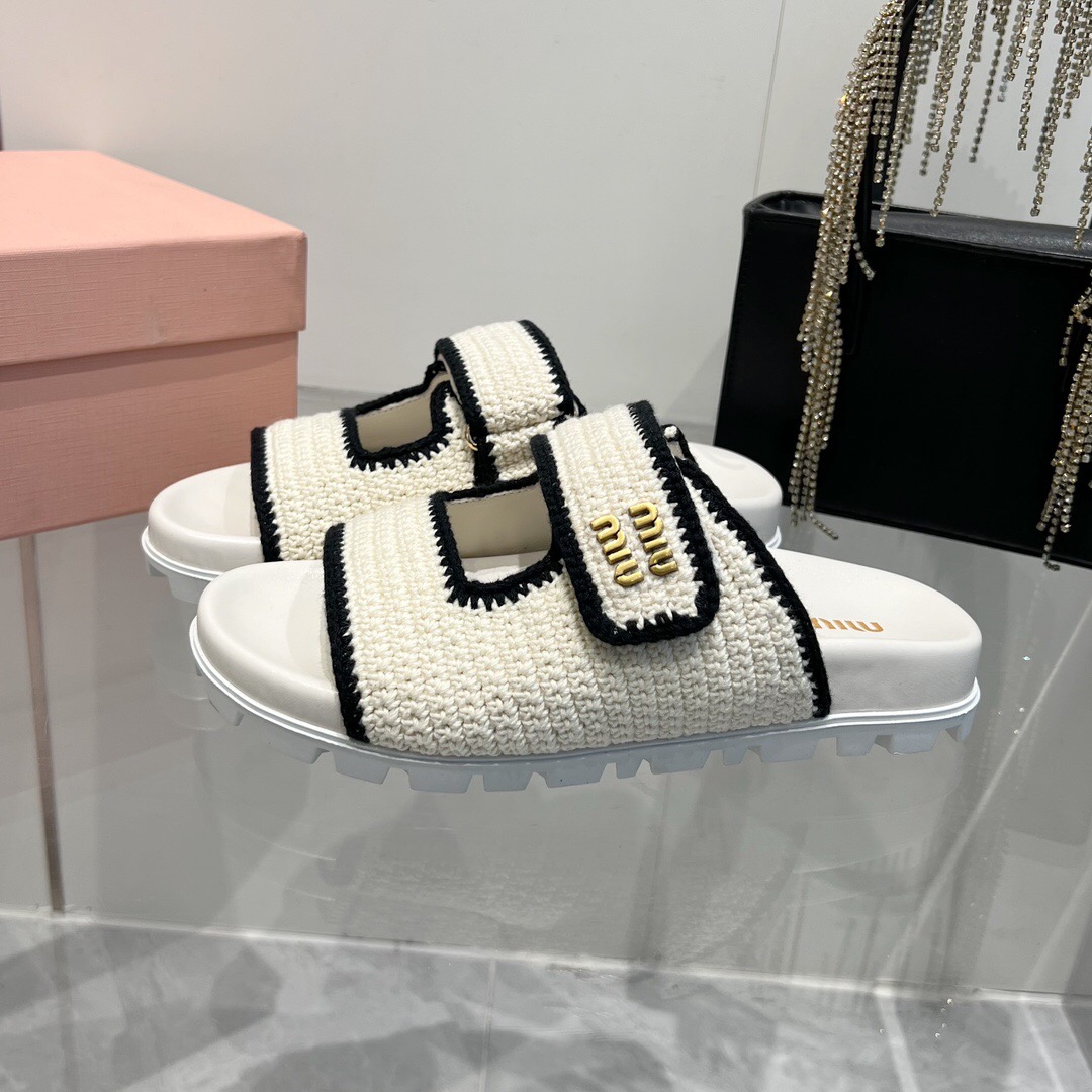2025 Miu Miu White Black Knitted Leather Slippers KFY00290