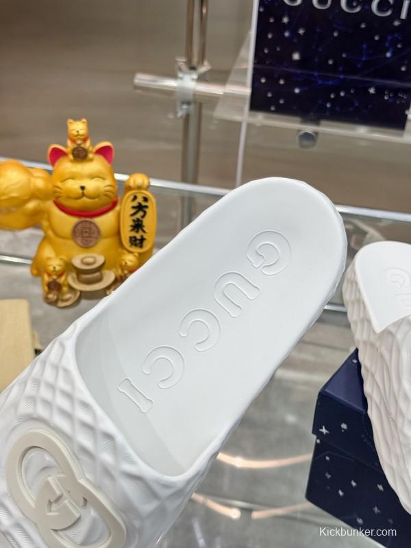 2025 Men Gucci White Rubber Slippers Interlocking G KFY00170