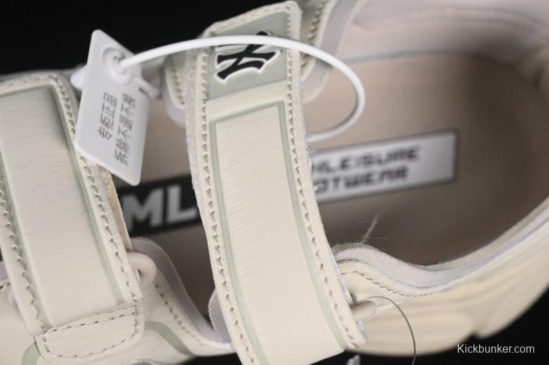 New York Yankees MLB Ace Runner Mask Jane Summer Casual Sandals - 3ASDACE5350CRS